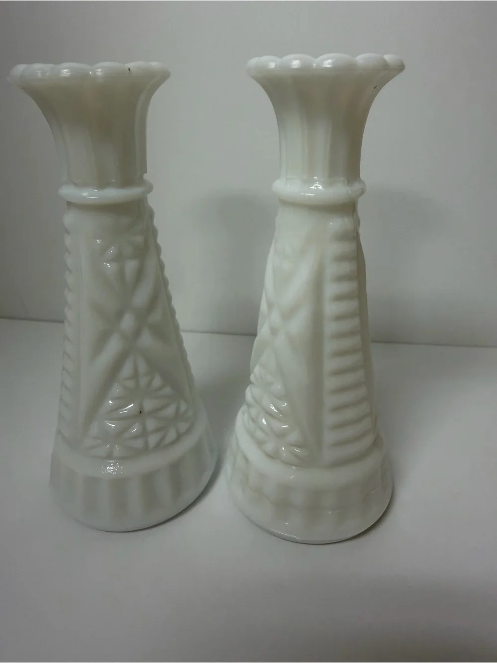 Set of 2 Anchor Hocking Stars and Bars bud vase